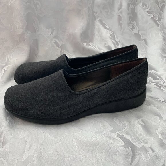 First Issue Women's Gray Fabric Slip-on Shoes, Size 9.5 (NEW) - Picture 2 of 5